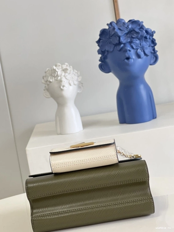 WIS TWIST LOUIS PM VUITTON 1031